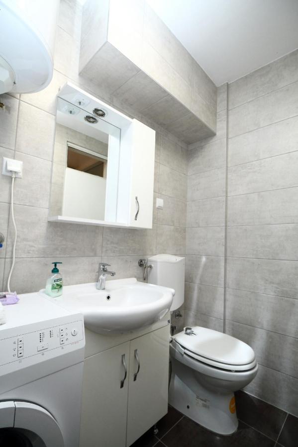 Franca-Free Parking Apartment ซาราเยโว ภายนอก รูปภาพ