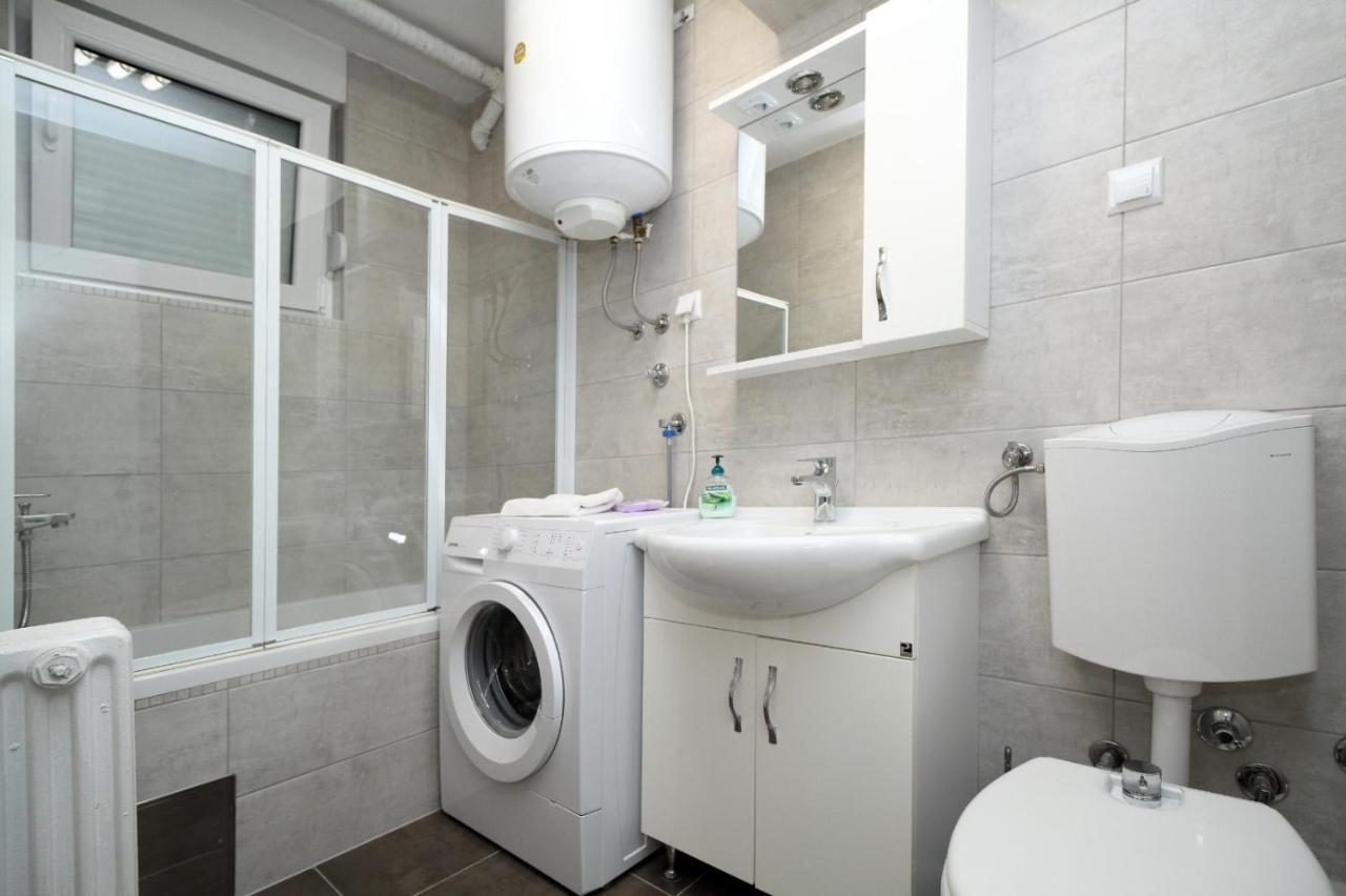 Franca-Free Parking Apartment ซาราเยโว ภายนอก รูปภาพ